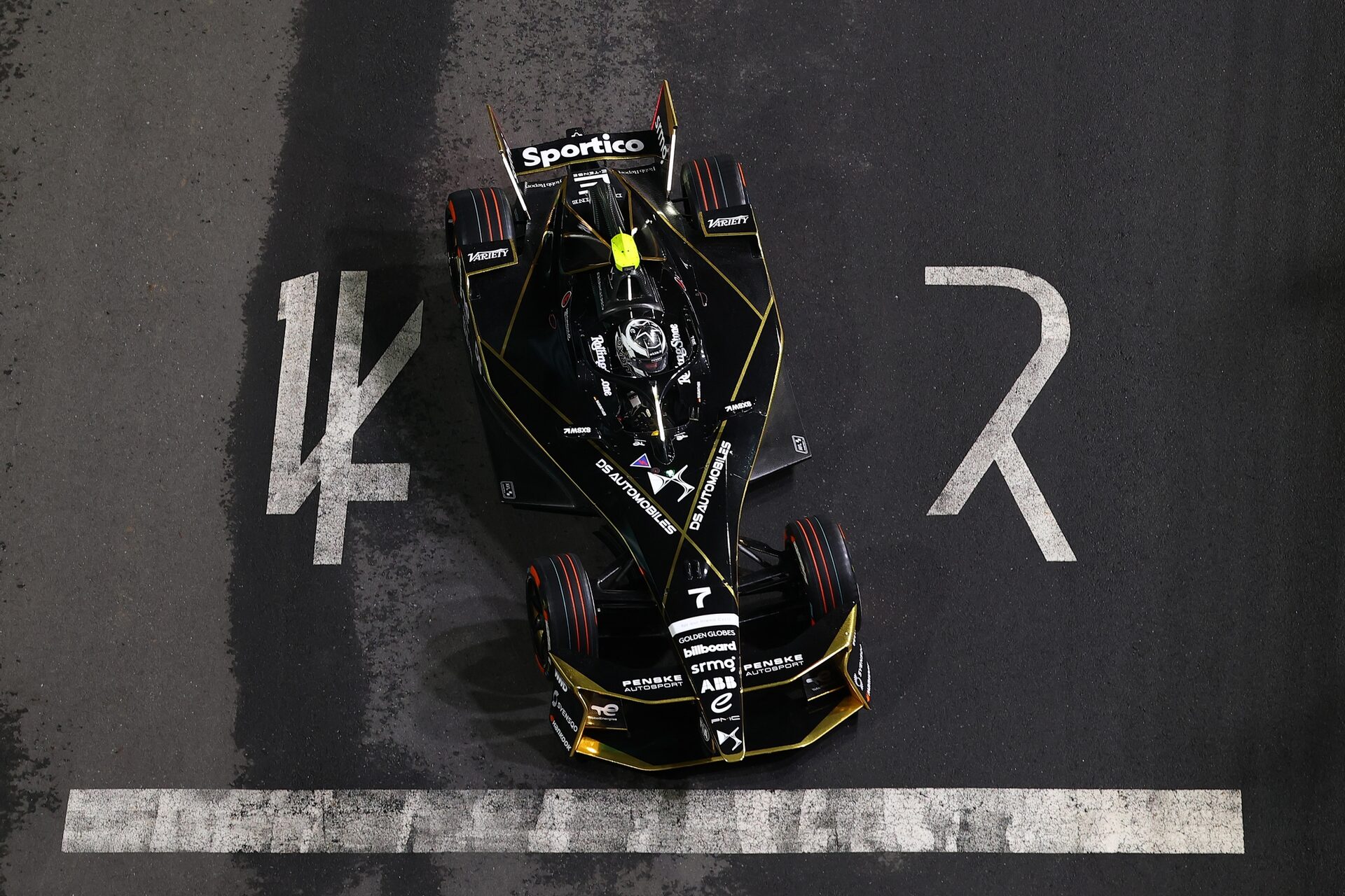 Maximilian Gunther de Alemania pilotando el (7) DS Penske DS E-Tense FE25 en pista durante la sesión