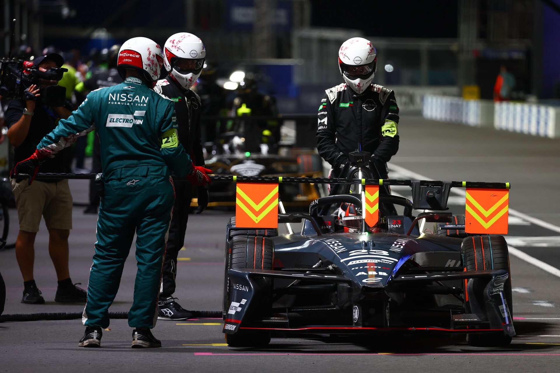 Norman Nato de Francia pilotando el (23) Nissan Formula E Team Nissan e-4ORCE 05 makes a Pit Boost p
