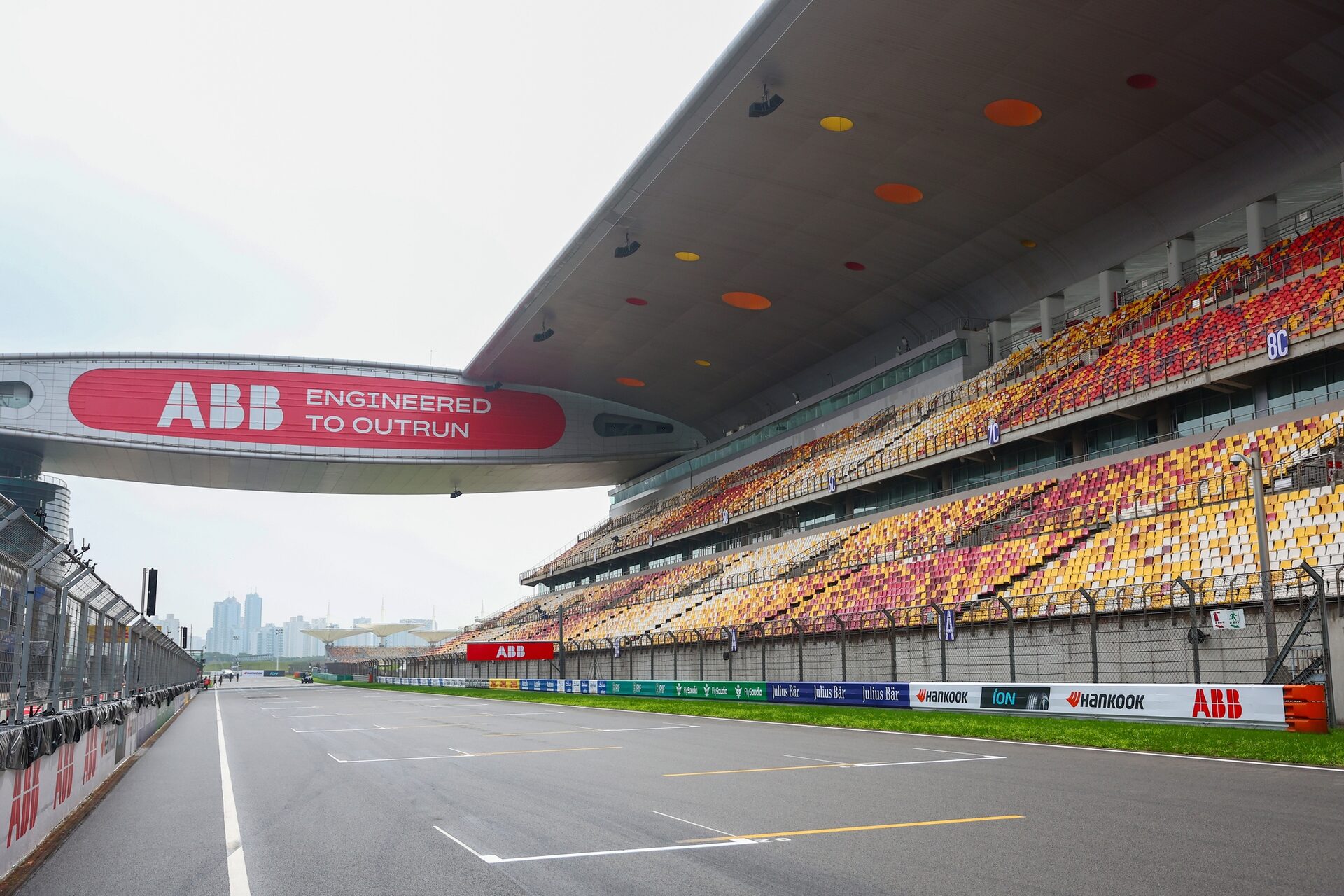Una vista general del branding en la pista, previo al Shanghai E-Prix en el Shanghai Int