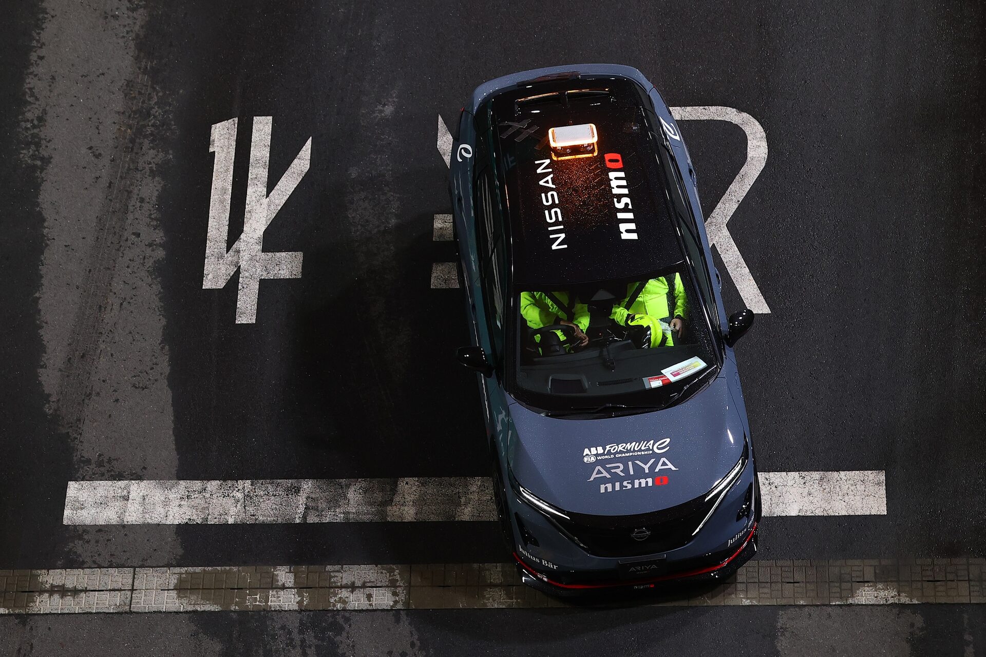 The FIA Extrication car en pista ahead of practice, previa al Tokio E-Prix en el Tokyo Street Circui