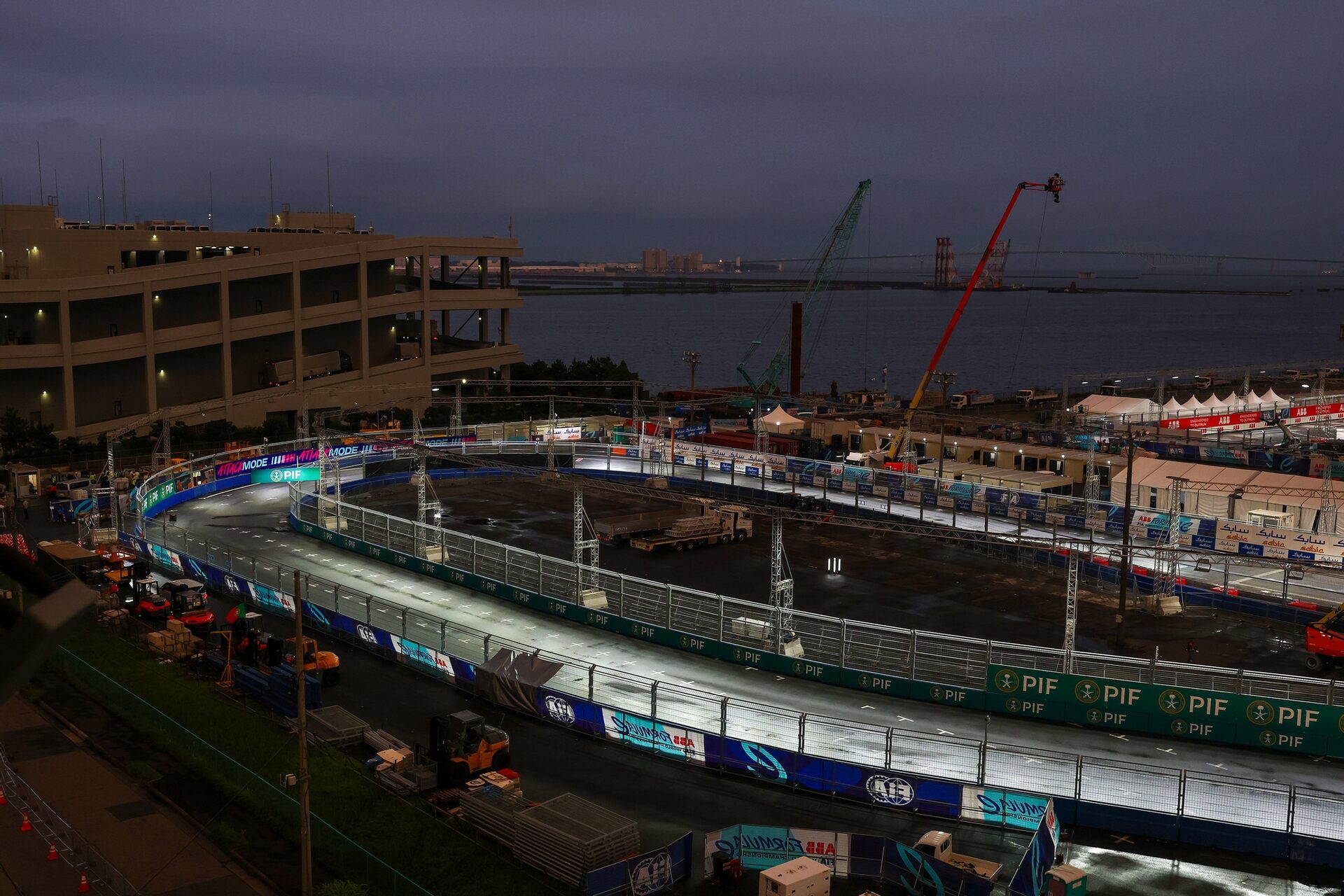 A general view of the track ahead of practice, previa al Tokio E-Prix en el Tokyo Street Circuit el 