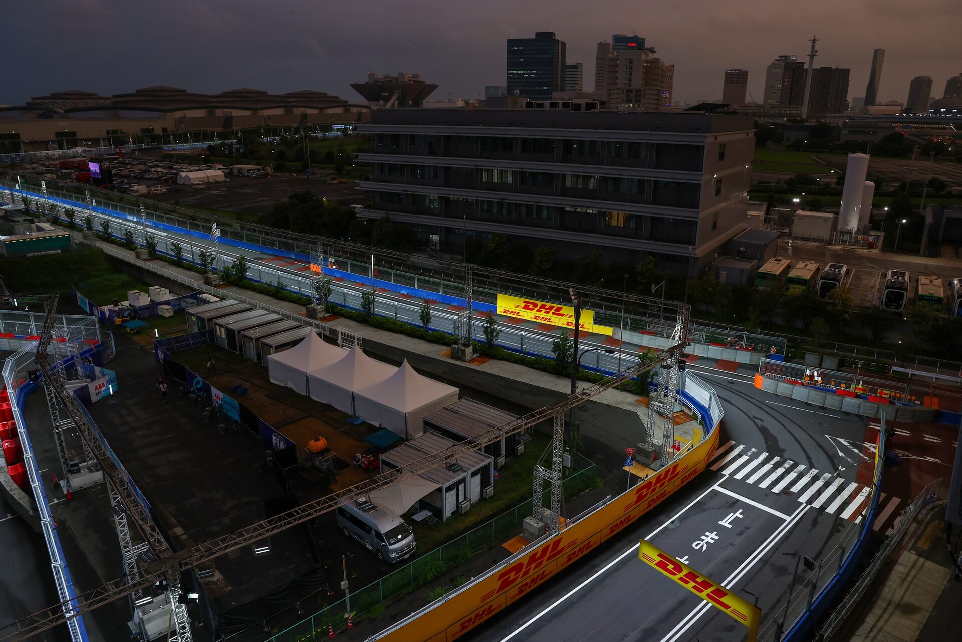 A general view of the track ahead of practice, previa al Tokio E-Prix en el Tokyo Street Circuit el 