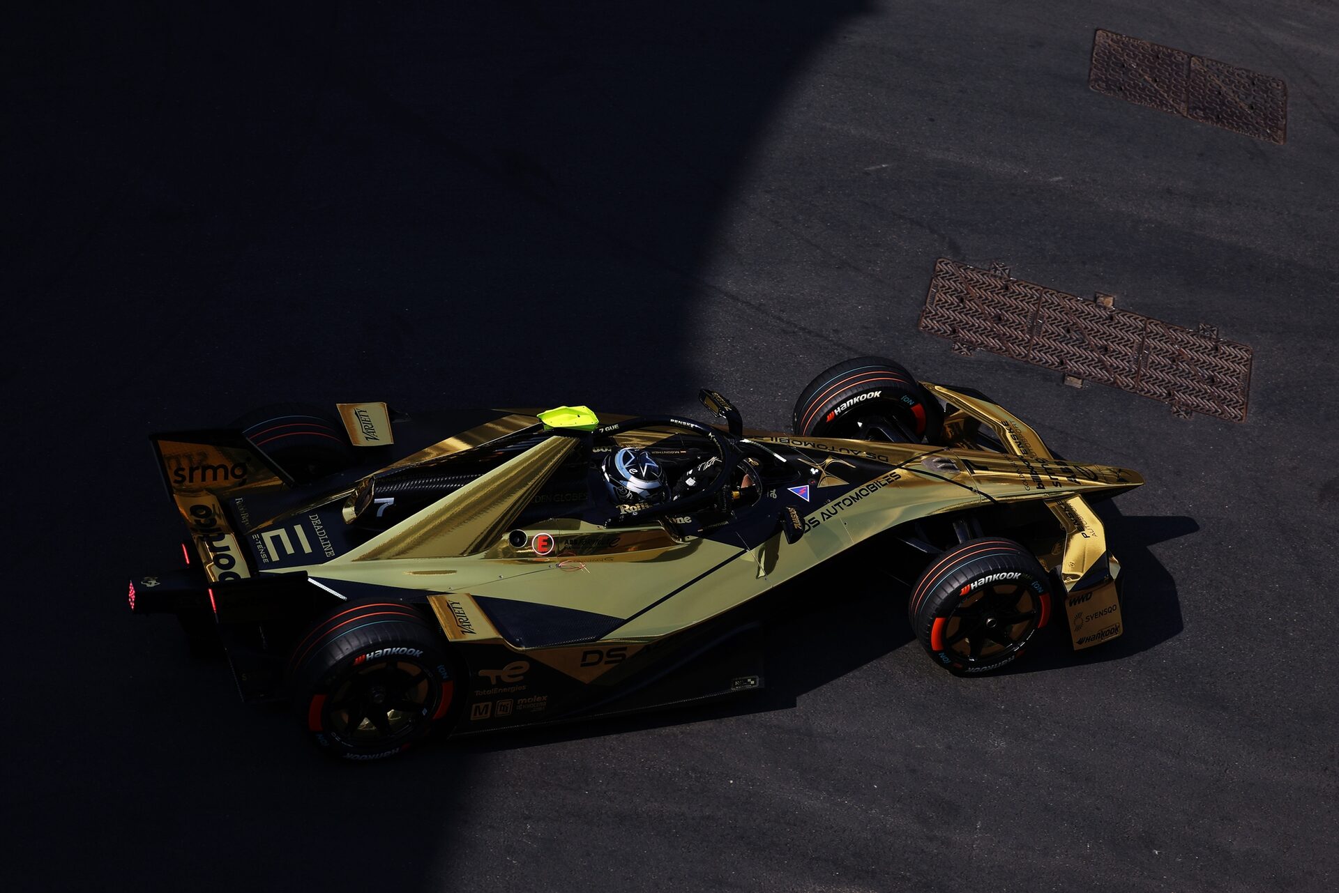 Maximilian Gunther de Alemania pilotando el (7) DS Penske DS E-Tense FE25 en pista durante la sesión