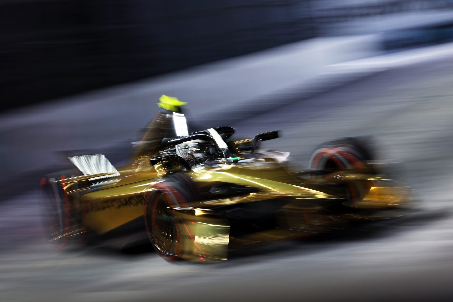 Maximilian Gunther de Alemania pilotando el (7) DS Penske DS E-Tense FE25 en pista durante el London