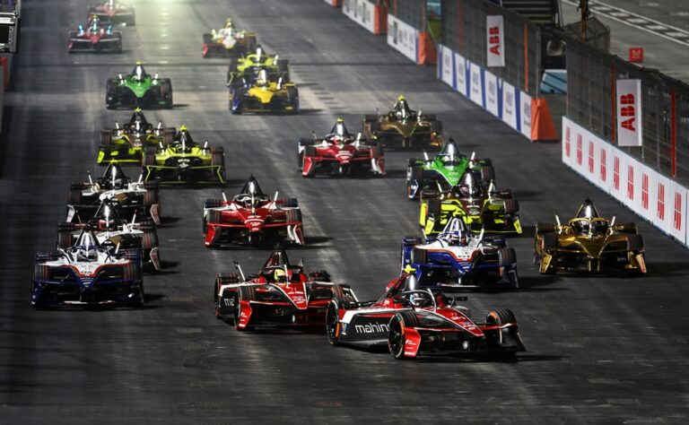 Antonio Félix Da Costa y Pascal Wehrlein protagonizaron los momentos más intensos del Season Finale de la Fórmula E en el Excel de Londres.