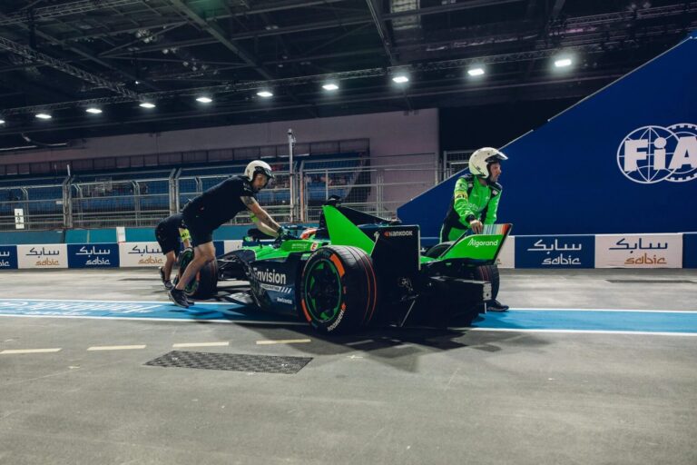 Paysafe se convierte en title partner de Envision Racing para unir motorsport, gaming y pagos digitales