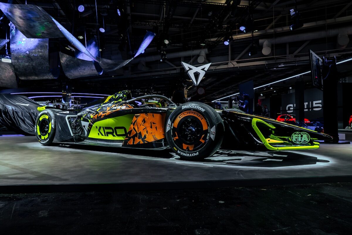 Monoplaza CUPRA KIRO GEN4 presentado en el Salón del Automóvil de París